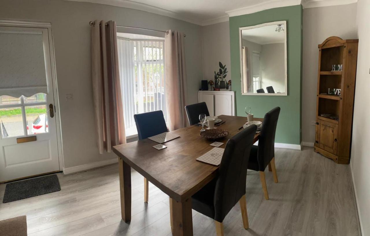 Mairead - Cosy Property In Gaeltacht Quarter Belfast Bagian luar foto